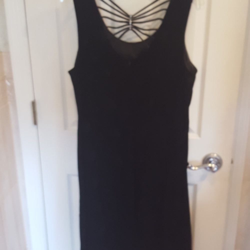Dress - Picture 2 of 3